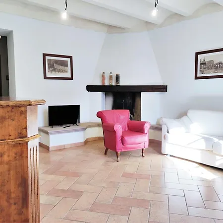 Appealing In With Garden Holiday home