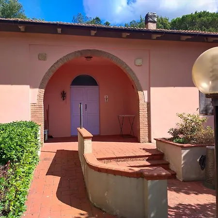 Holiday home Appealing In With Garden