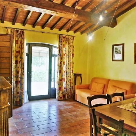 Holiday home Appealing In With Garden *