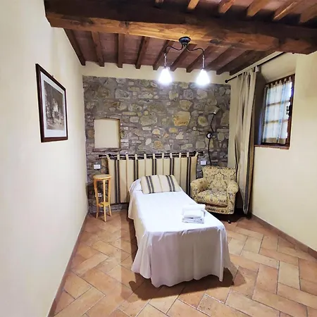 Appealing In With Garden Gambassi Terme