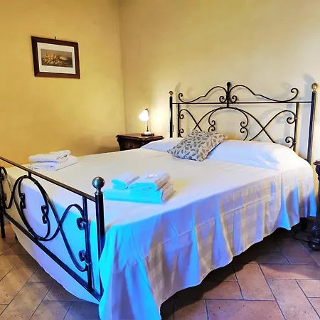 Holiday home Appealing In With Garden *