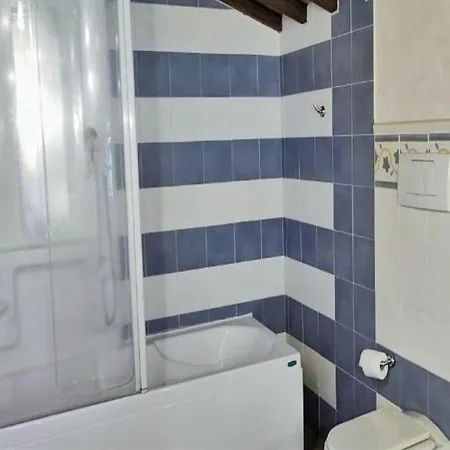 Appealing In With Garden Holiday home *